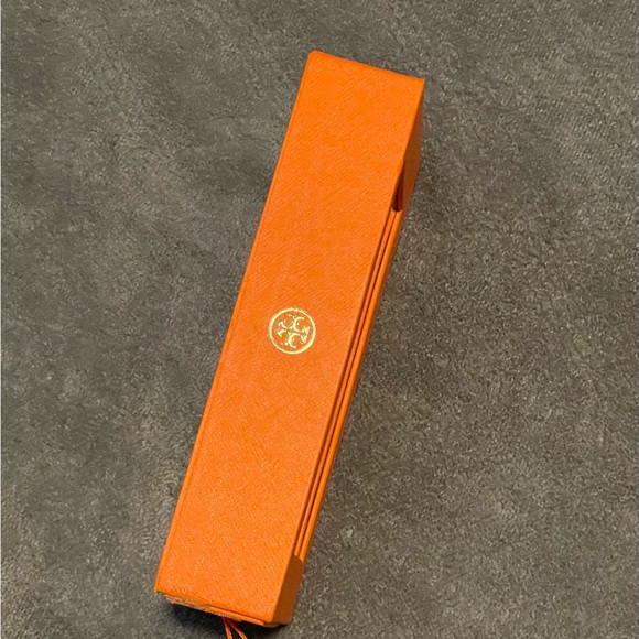 NEW! Tory Burch Apple watch strap navy blue leather 38/40mm - Picture 2 of 3